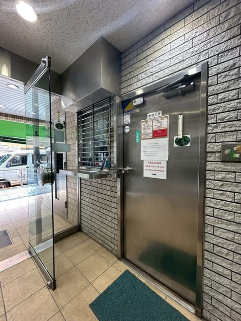 apartment 東京都中野区新井２丁目1-19 パックマートビル4F
