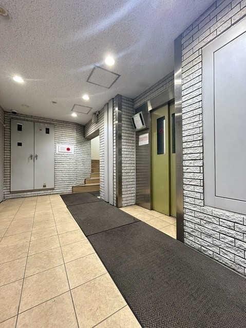 apartment 東京都中野区新井２丁目1-19 パックマートビル4F