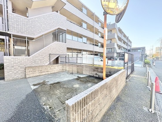 apartment 埼玉県草加市吉町２丁目
地図を見る