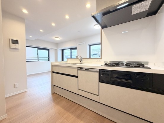 apartment 埼玉県越谷市瓦曽根２丁目
地図を見る