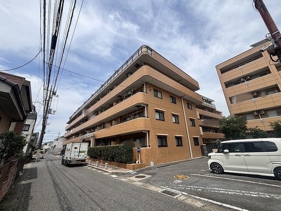 apartment 埼玉県草加市旭町５丁目
地図を見る