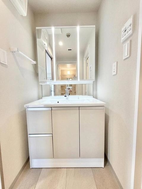 apartment 埼玉県三郷市早稲田４丁目
地図を見る