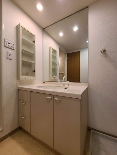 apartment 埼玉県さいたま市南区南浦和２丁目38-1 北原ビル1階