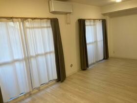 apartment 滋賀県野洲市冨波乙690-6 ヴァン・ドゥビル2階