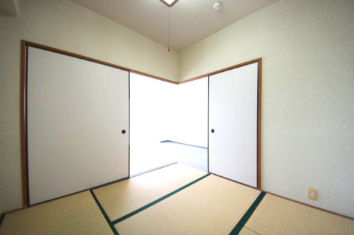 apartment 滋賀県野洲市冨波乙690-6 ヴァン・ドゥビル2階