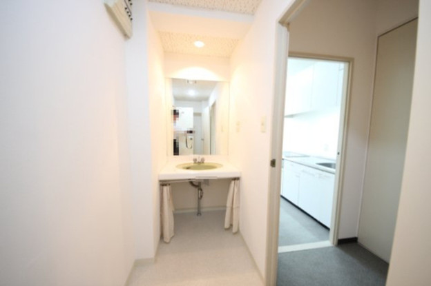 apartment 滋賀県野洲市冨波乙690-6 ヴァン・ドゥビル2階