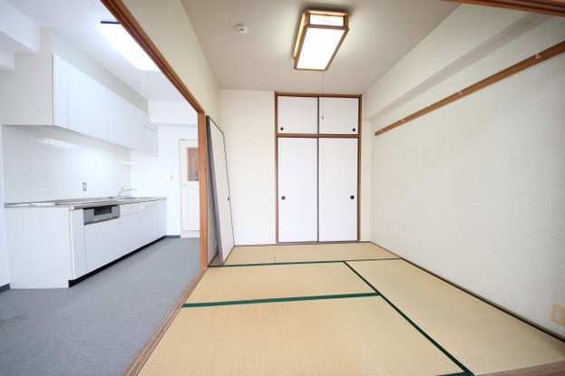 apartment 滋賀県野洲市冨波乙690-6 ヴァン・ドゥビル2階