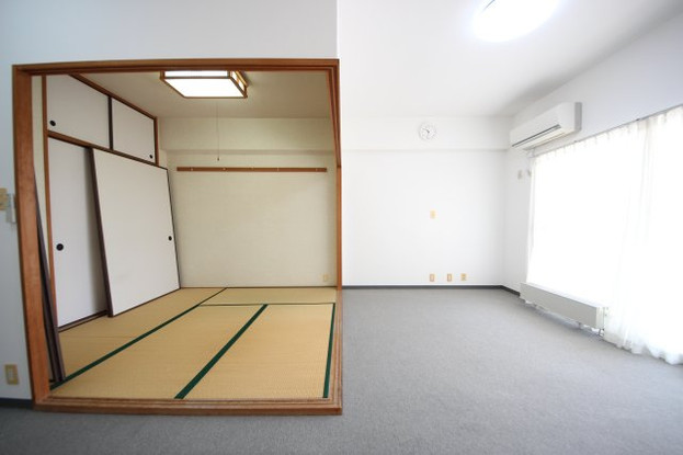 apartment 滋賀県野洲市冨波乙690-6 ヴァン・ドゥビル2階