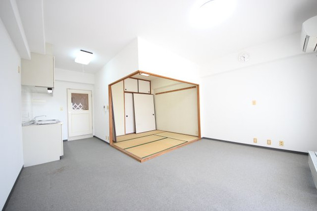 apartment 滋賀県野洲市冨波乙690-6 ヴァン・ドゥビル2階