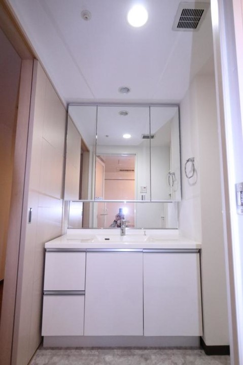 apartment 滋賀県野洲市冨波乙690-6 ヴァン・ドゥビル2階