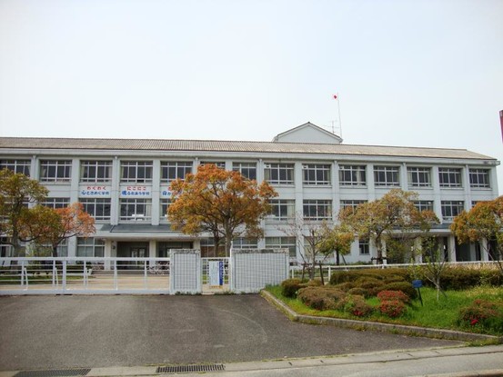 apartment 滋賀県野洲市冨波乙690-6 ヴァン・ドゥビル2階