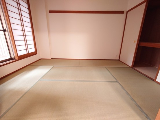 apartment 山口県岩国市麻里布町３丁目
地図を見る