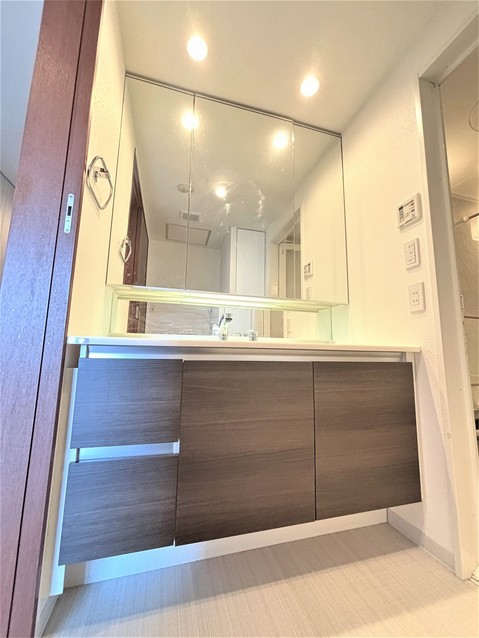 apartment 静岡県静岡市葵区大岩２丁目
地図を見る