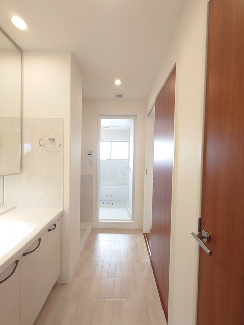 apartment 愛媛県新居浜市久保田町３丁目
地図を見る