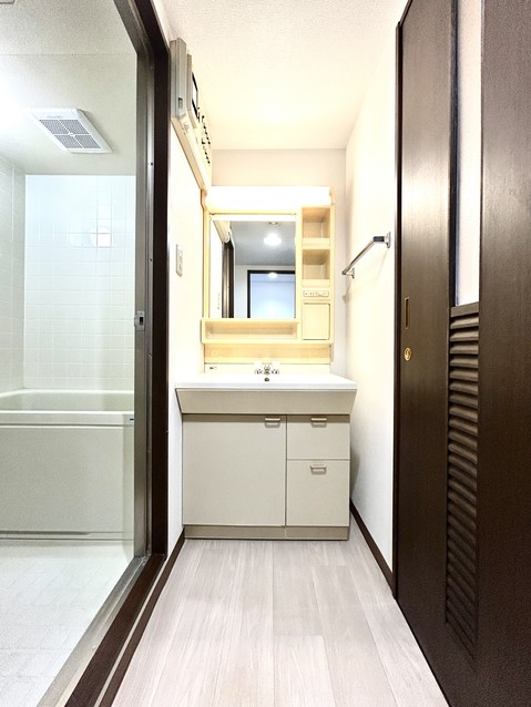 apartment 東京都渋谷区千駄ヶ谷４丁目19-18