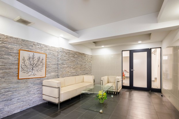apartment 東京都渋谷区千駄ヶ谷４丁目19-18