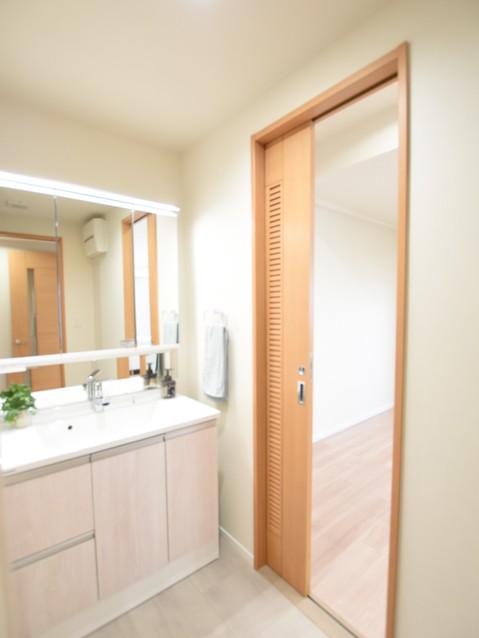 apartment 東京都渋谷区千駄ヶ谷４丁目19-18