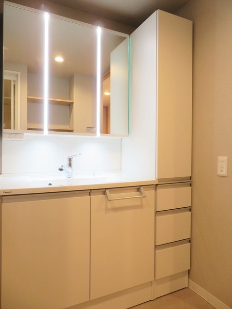 apartment 東京都渋谷区千駄ヶ谷４丁目19-18