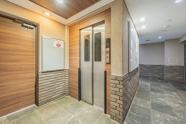 apartment 東京都渋谷区千駄ヶ谷４丁目19-18