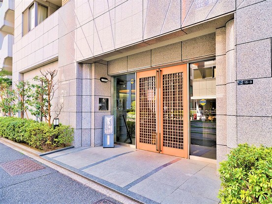 apartment 東京都渋谷区千駄ヶ谷４丁目19-18