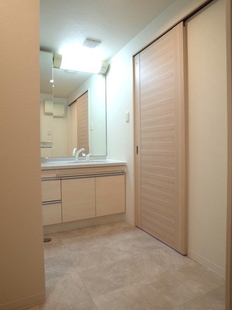 apartment 東京都渋谷区千駄ヶ谷４丁目19-18