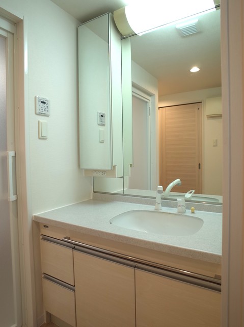 apartment 東京都渋谷区千駄ヶ谷４丁目19-18