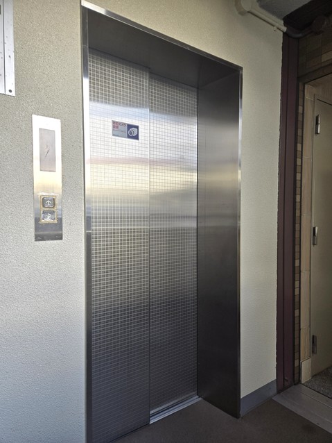 apartment 東京都渋谷区千駄ヶ谷４丁目19-18