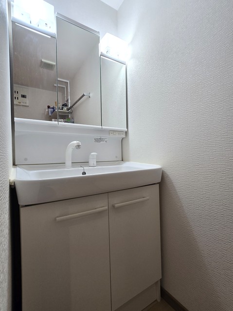 apartment 東京都渋谷区千駄ヶ谷４丁目19-18