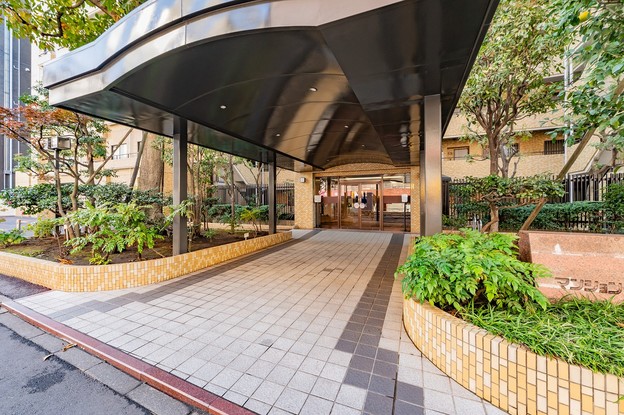 apartment 東京都渋谷区千駄ヶ谷４丁目19-18