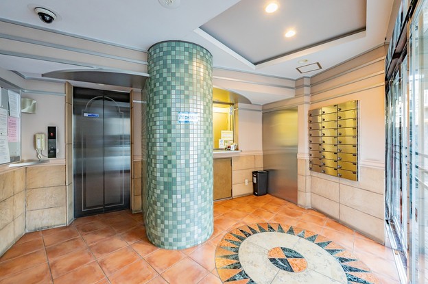 apartment 東京都渋谷区千駄ヶ谷４丁目19-18