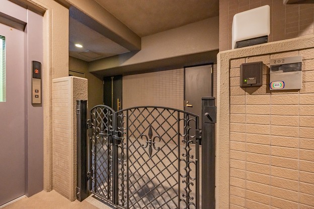 apartment 東京都渋谷区千駄ヶ谷４丁目19-18