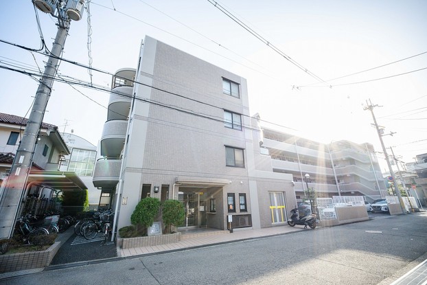 apartment 大阪府豊中市長興寺北３丁目
地図を見る