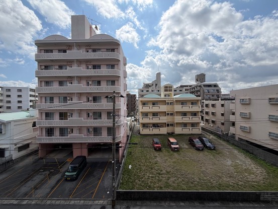 apartment 沖縄県宜野湾市真志喜３丁目
地図を見る