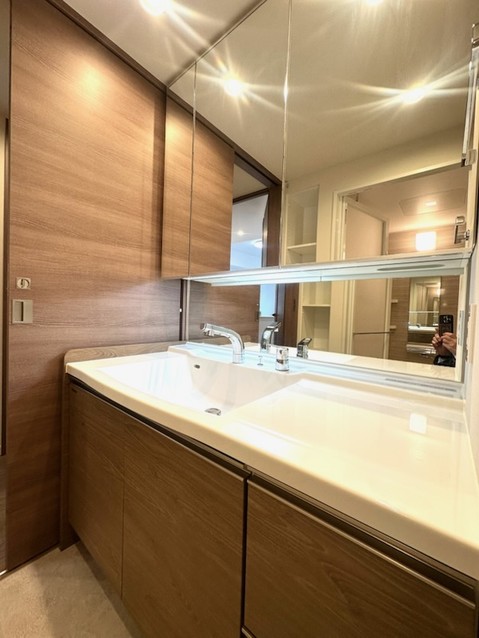 apartment 東京都渋谷区千駄ヶ谷４丁目19-18