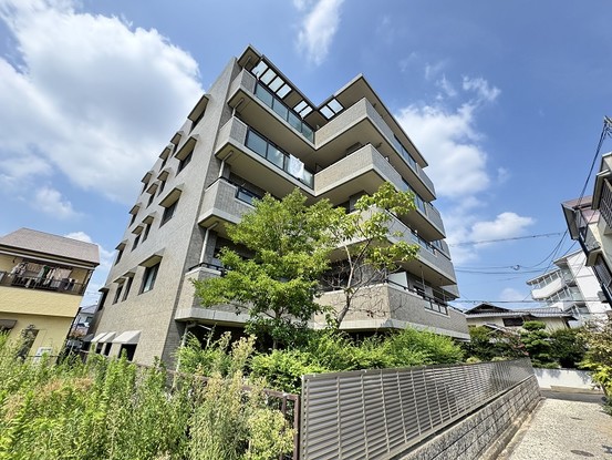 apartment 大阪府吹田市津雲台６丁目
地図を見る
