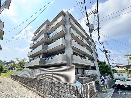 apartment 大阪府吹田市津雲台６丁目
地図を見る