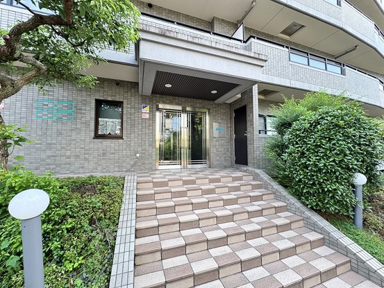 apartment 大阪府吹田市津雲台６丁目
地図を見る