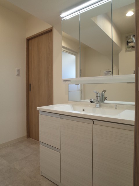 apartment 東京都渋谷区千駄ヶ谷４丁目19-18