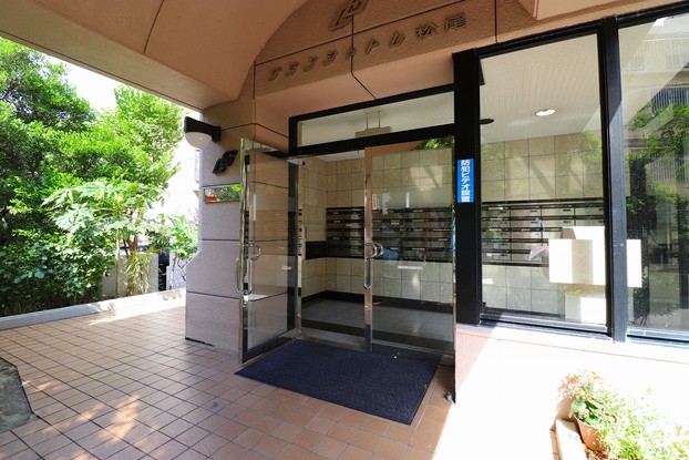 apartment 東京都渋谷区千駄ヶ谷４丁目19-18