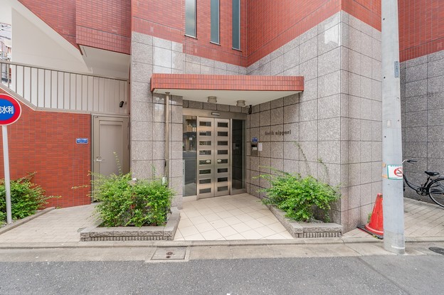 apartment 東京都荒川区東日暮里３丁目
地図を見る
