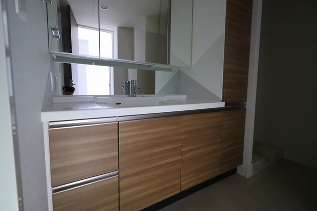 apartment 東京都渋谷区千駄ヶ谷４丁目19-18