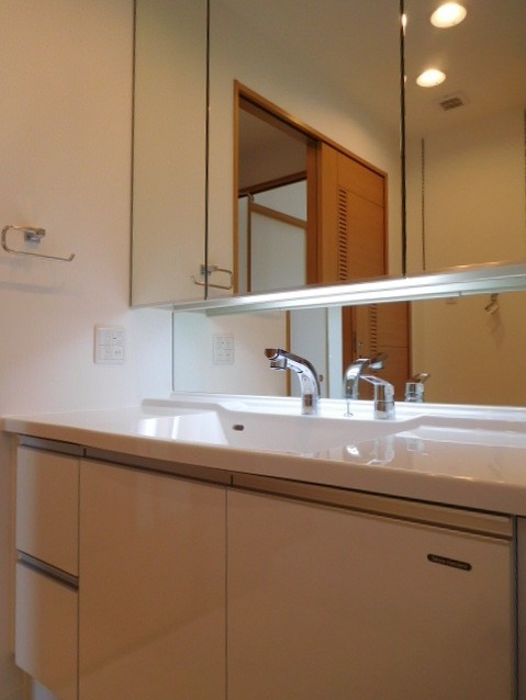 apartment 東京都渋谷区千駄ヶ谷４丁目19-18