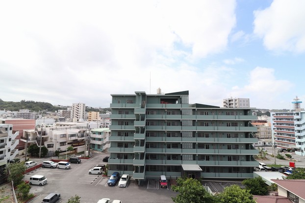 apartment 沖縄県宜野湾市真志喜３丁目
地図を見る