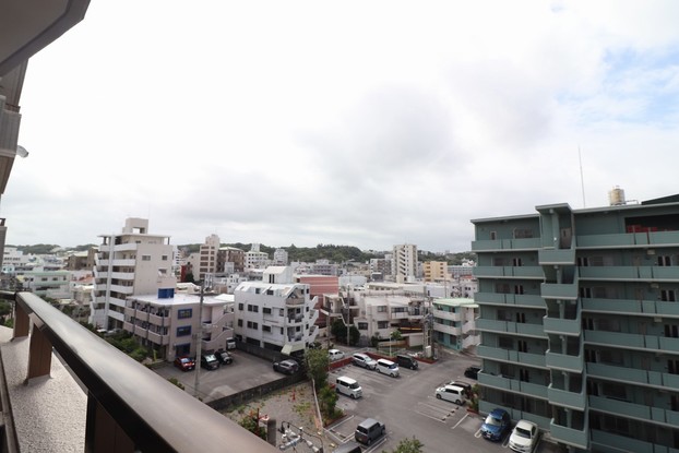 apartment 沖縄県宜野湾市真志喜３丁目
地図を見る
