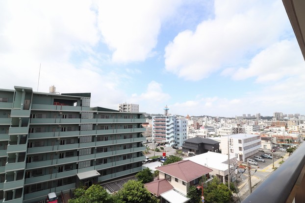 apartment 沖縄県宜野湾市真志喜３丁目
地図を見る