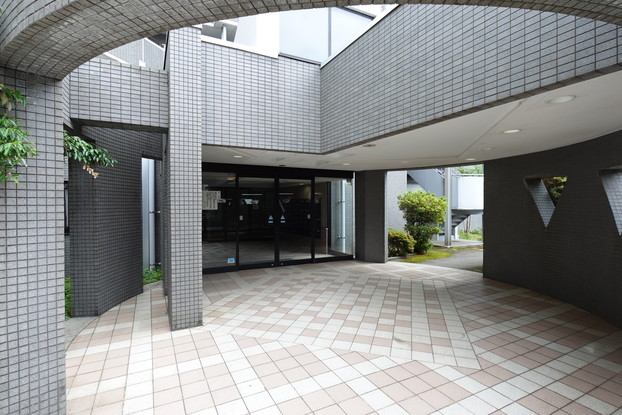 apartment 東京都渋谷区千駄ヶ谷４丁目19-18