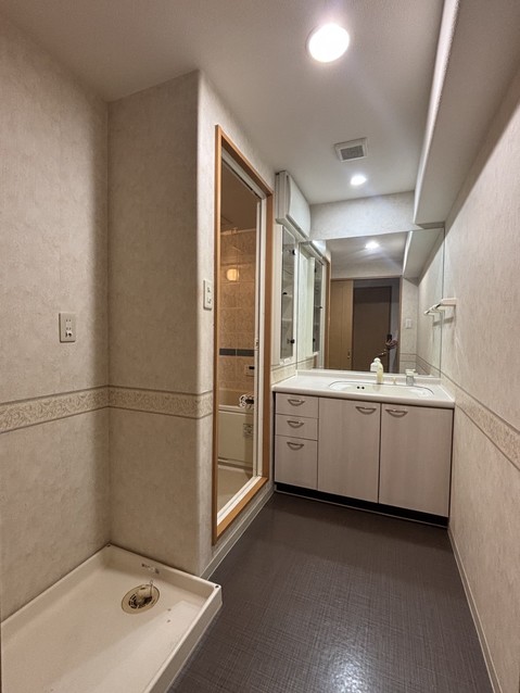 apartment 東京都渋谷区千駄ヶ谷４丁目19-18