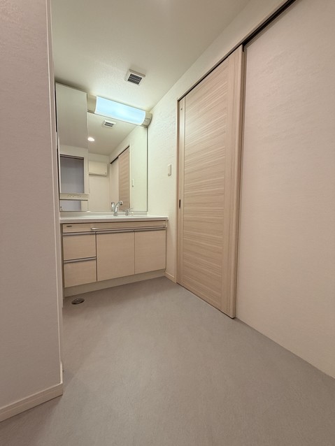 apartment 東京都渋谷区千駄ヶ谷４丁目19-18