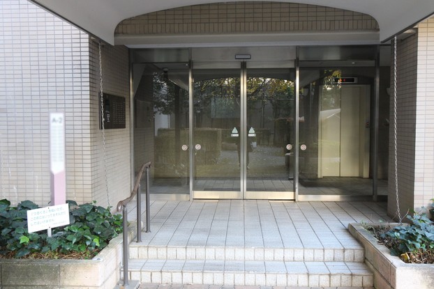 apartment 東京都渋谷区千駄ヶ谷４丁目19-18