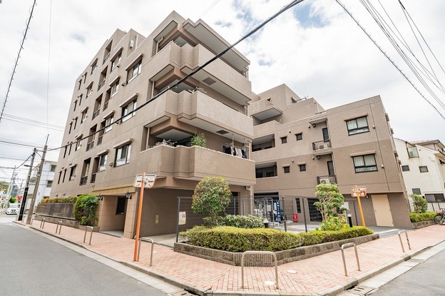 apartment 東京都渋谷区千駄ヶ谷４丁目19-18